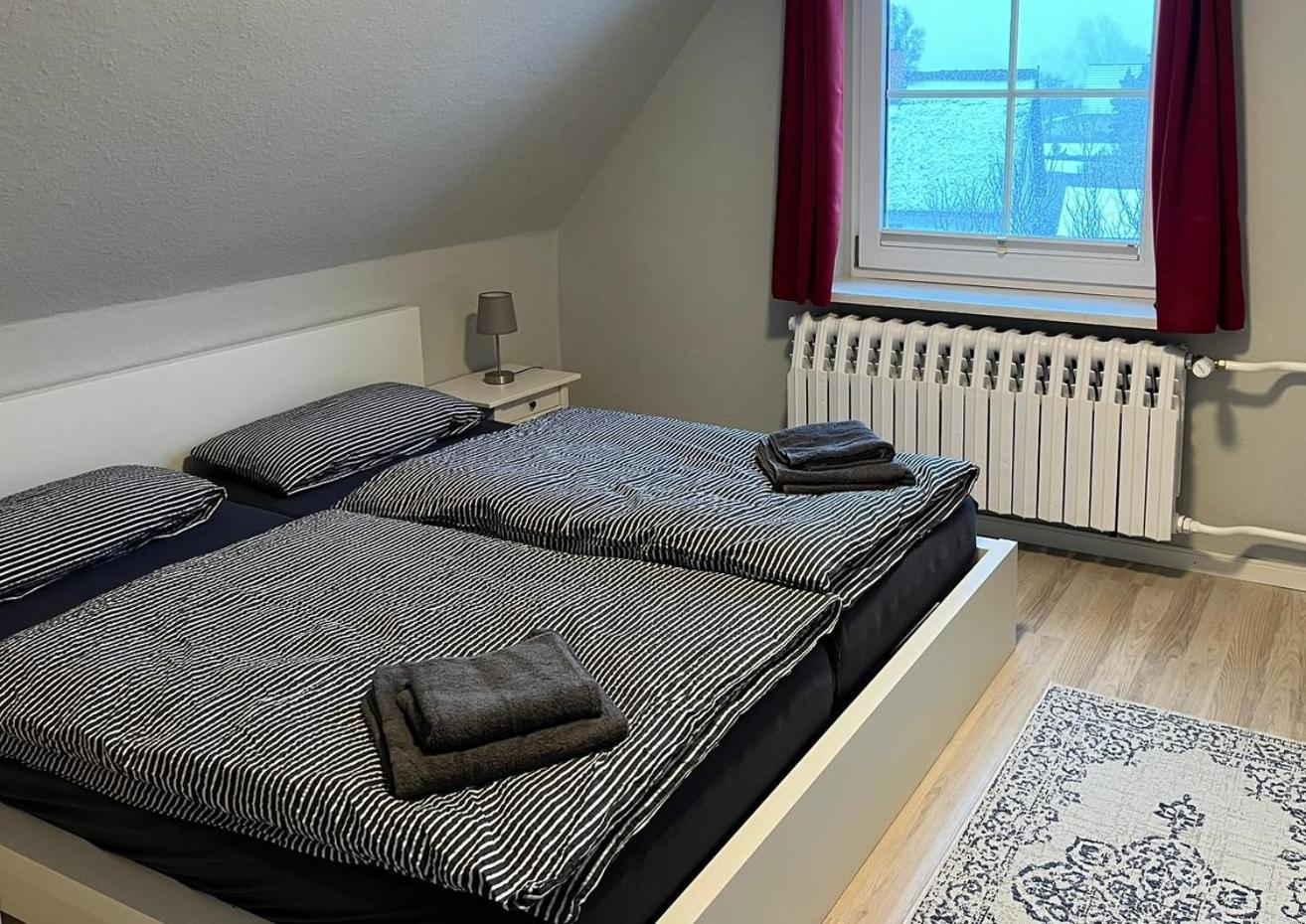 Ruegenferienhaus - Schaprode Hafen Esterno foto