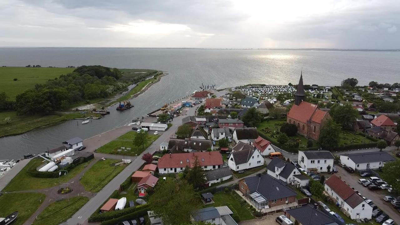 Ruegenferienhaus - Schaprode Hafen Esterno foto