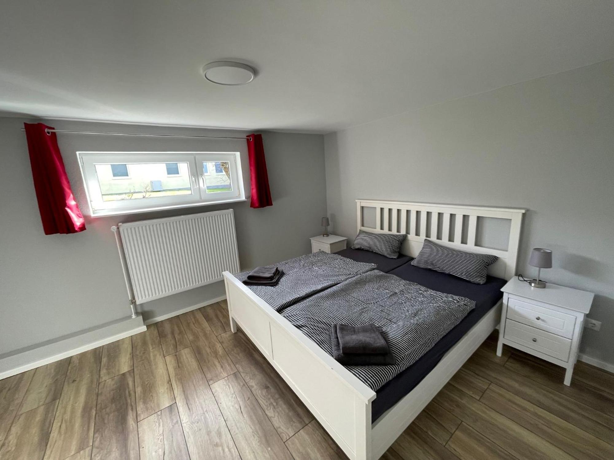 Ruegenferienhaus - Schaprode Hafen Esterno foto